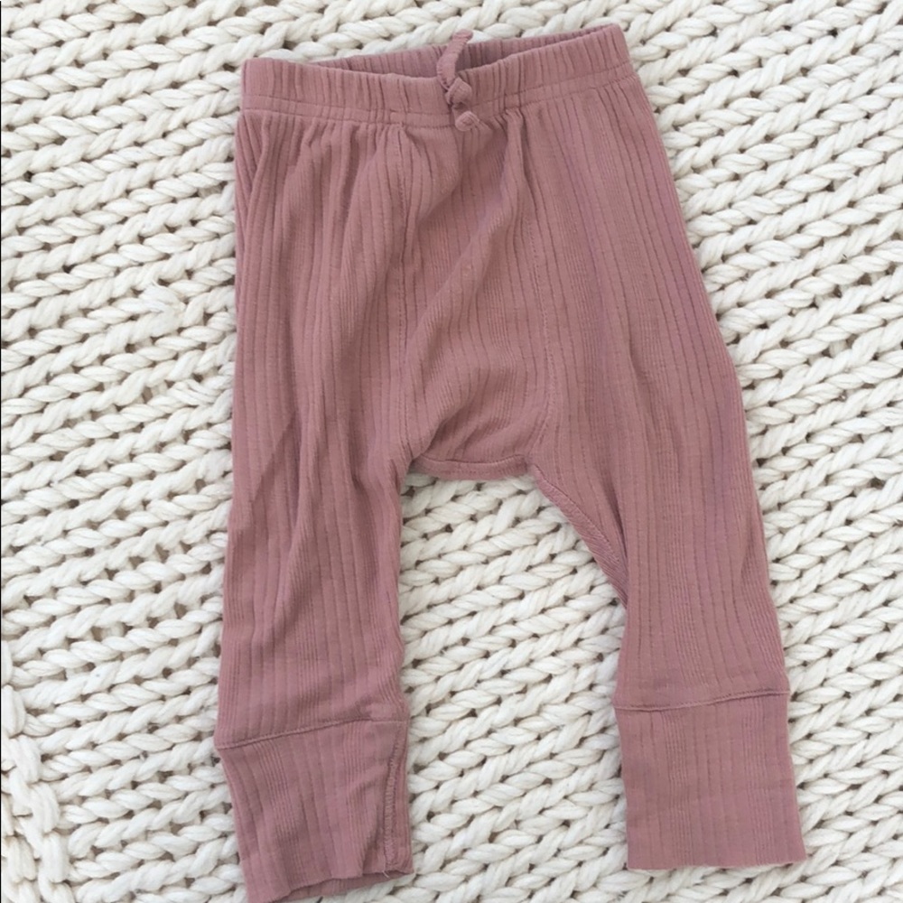 Kate Quinn panda pants